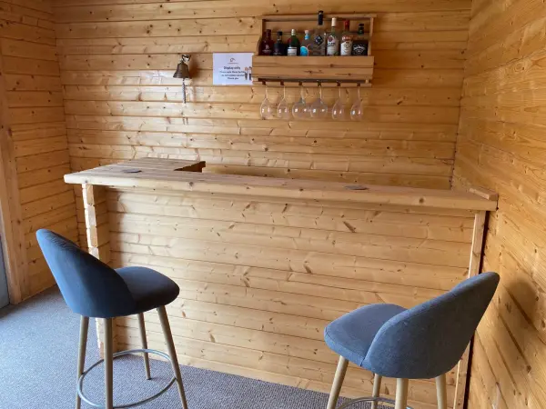Large Bar